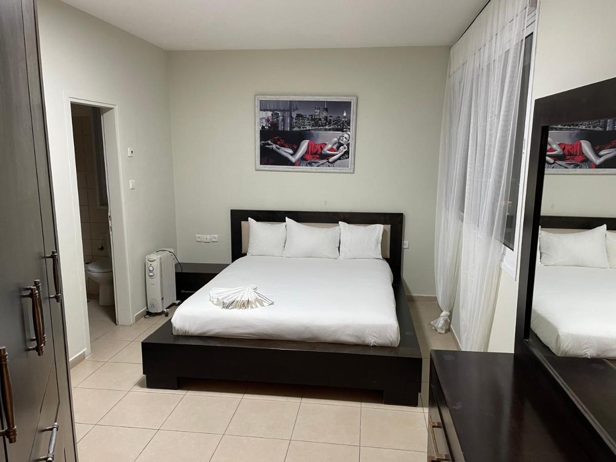 Isralux Apartments Бат-Ям Екстер'єр фото