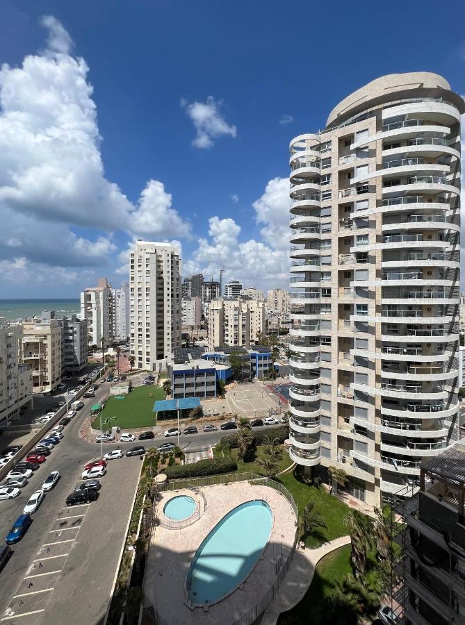 Isralux Apartments Бат-Ям Екстер'єр фото