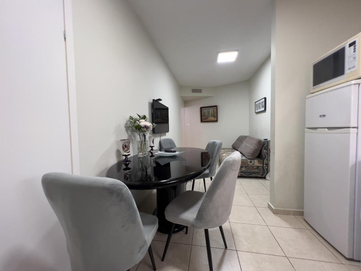 Isralux Apartments Бат-Ям Екстер'єр фото